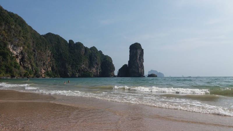 There is plenty of things to do in Krabi, but on my first day I will be laying at the beach and had planned to not do much. I was staying in Ao Nang 