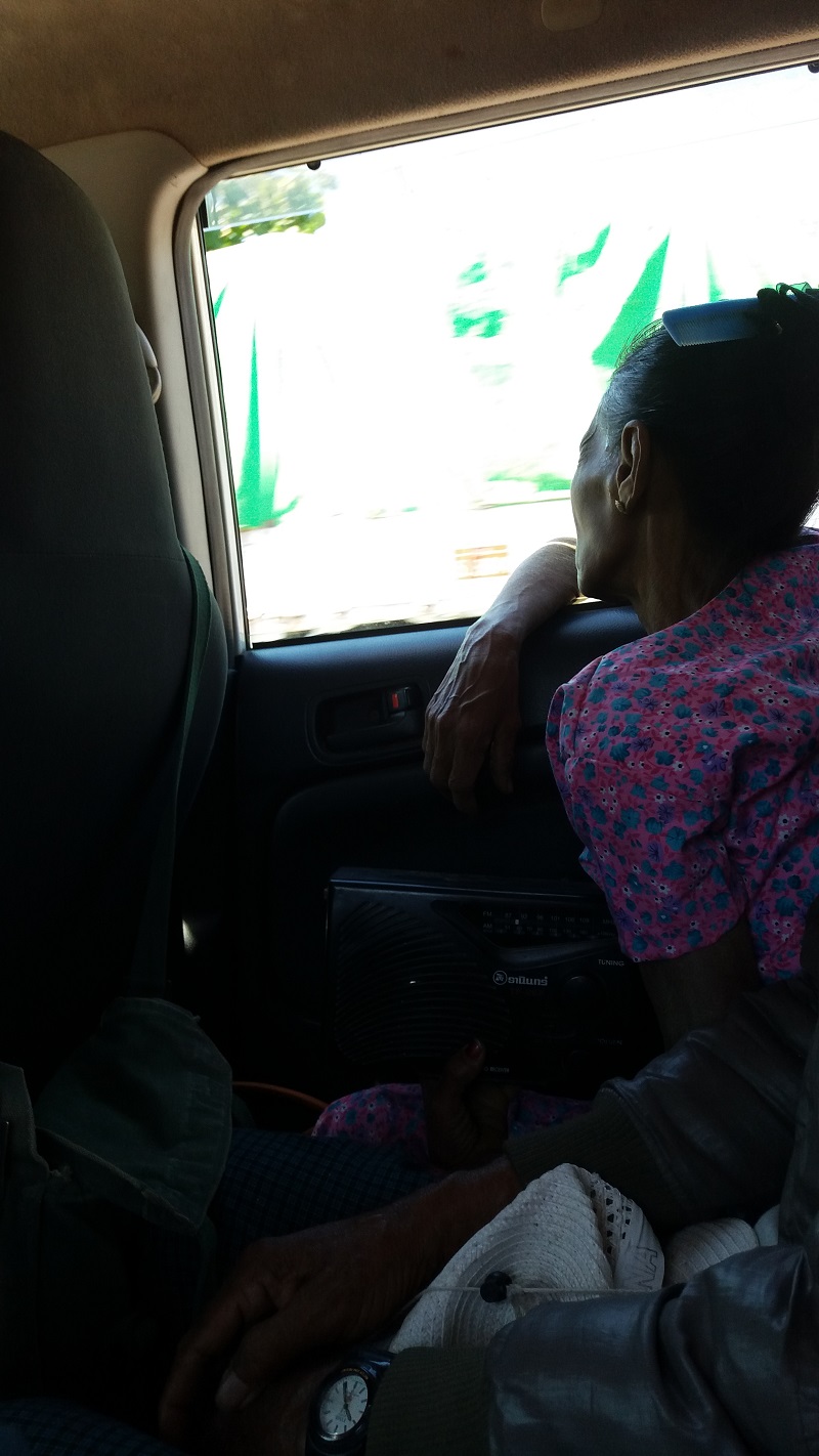 There is no bus connection to get you from Mawlamyine to Bangkok, so all the journey from Mawlamyine to Mae Sot is done in a shared taxi.