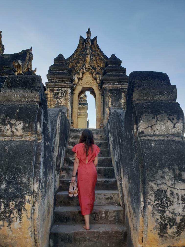 This time I'm sharing another Myanmar travel experience lived in the first person by Our Travel Getaway as Diana and Alexandre entitle themselves on Instagram.