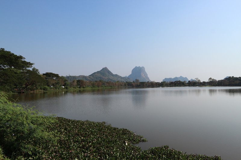 As I only had the afternoon to explore Hpa-An, I decided to walk around and find the best spot to watch the sunset in Hpa-An.