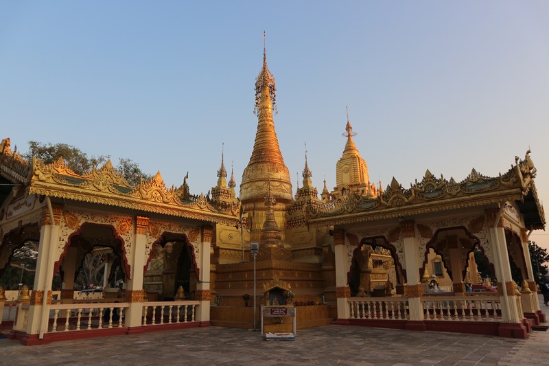 On my third day in Loikaw, I decided to visit around town by bicycle. But that was not a problem. I had a fun day anyway on this bike tour.