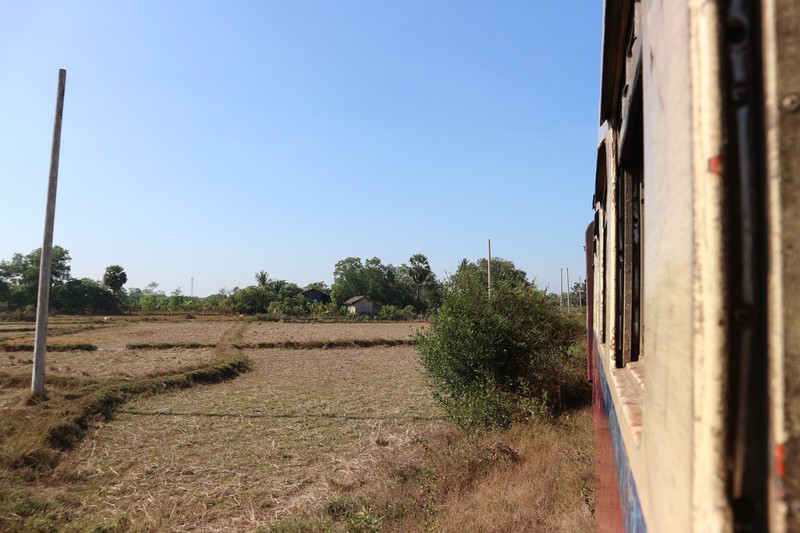 As during my third time in Myanmar I was willing to spend more time on trains, I decided to go from Dawei to Mawlamyine by train.