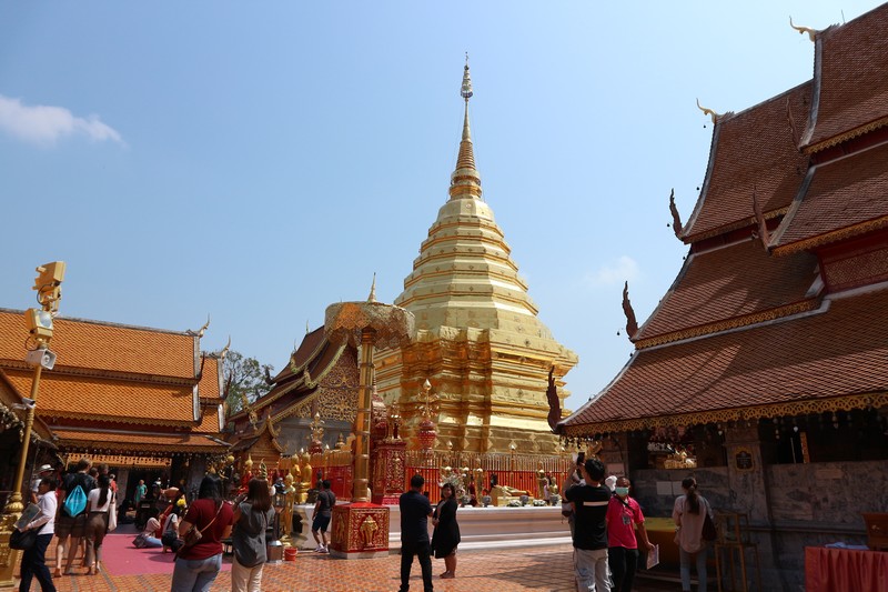 During my stay in Chiang Mai I decided to visit Doi Suthep mountain as it is home to the most important temple in Chiang Mai,