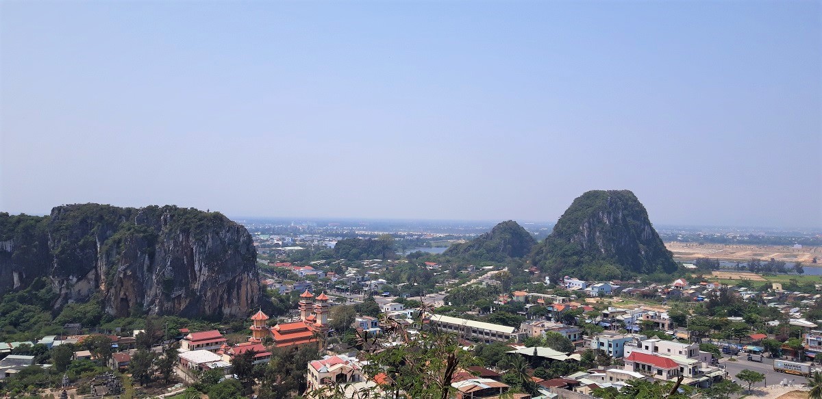 Because Hoi An doesn't have that much to explore within the city, we decided to pay a visit to the marble mountains. I had no idea about this place before going to Hoi An