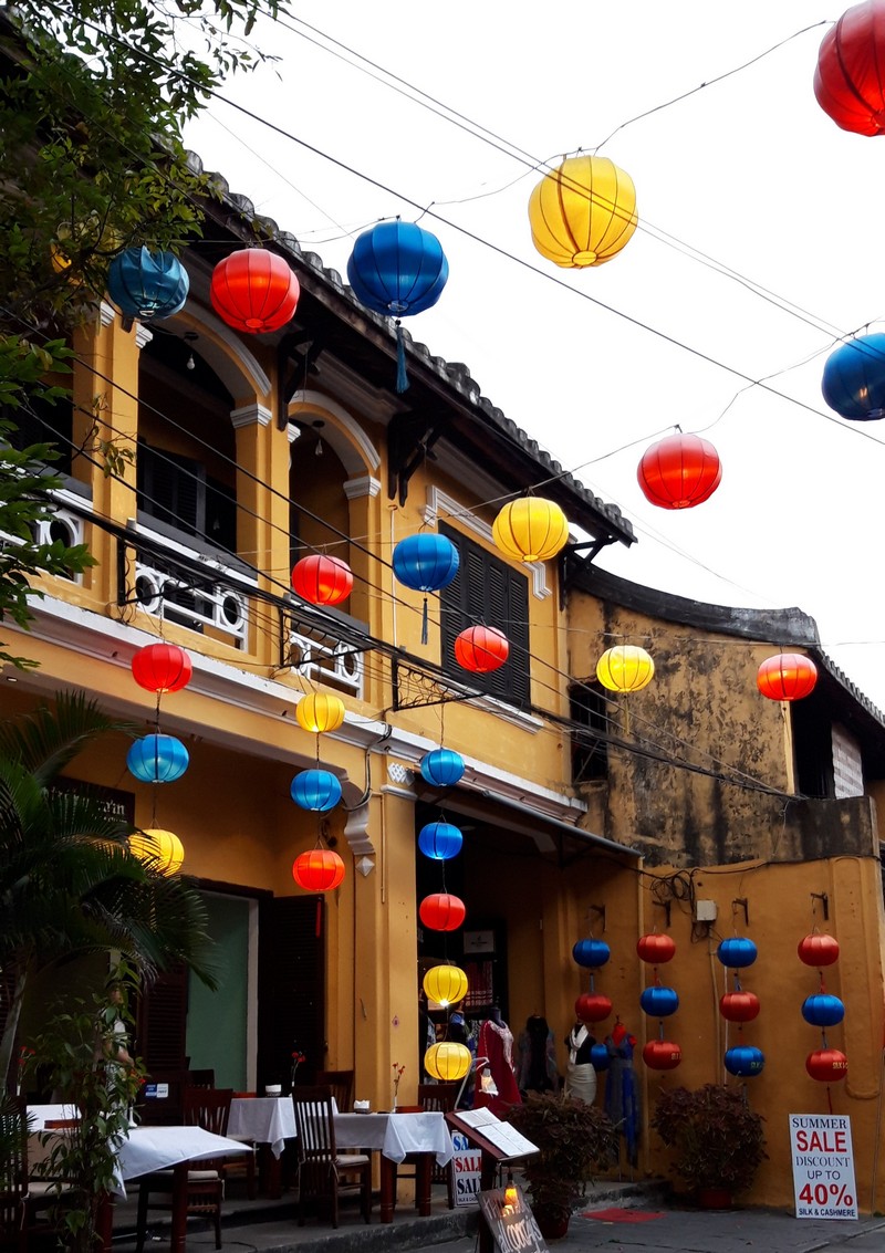 Hoi An is a small but very cozy town in central Vietnam. It is known for its lanterns that illuminate the streets at night and give it color and life during the day.