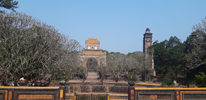 We didn't stay in Hue Vietnam for more than two days, despite the fact that the city has numerous beautiful tombs to see and things to do.