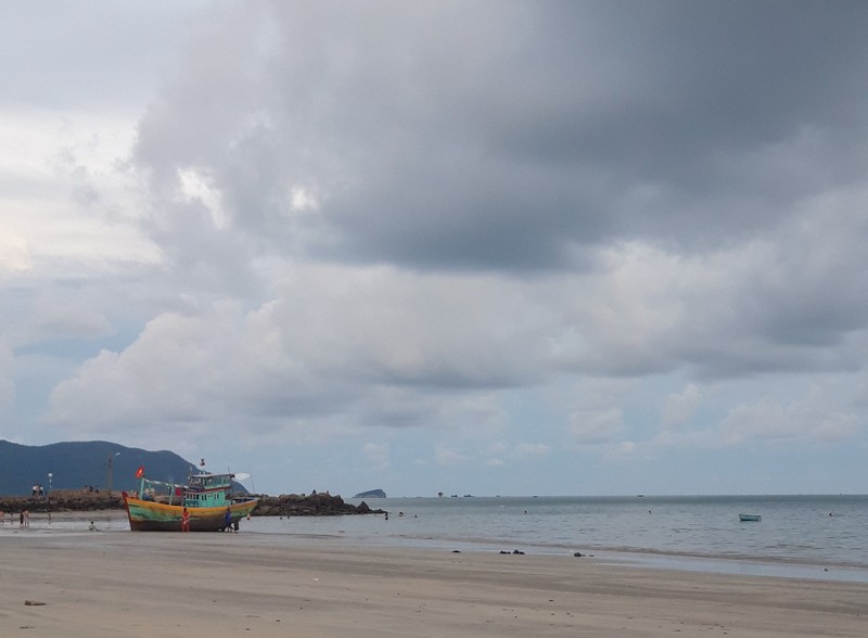 The express boat from Vung Tau to Con Dao arrives at the island at noon. This first day in Con Dao, I had all afternoon to explore and that's what I did.