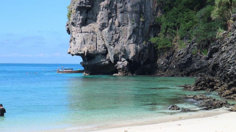 The best Phi Phi beaches and trails - While You Stay Home
