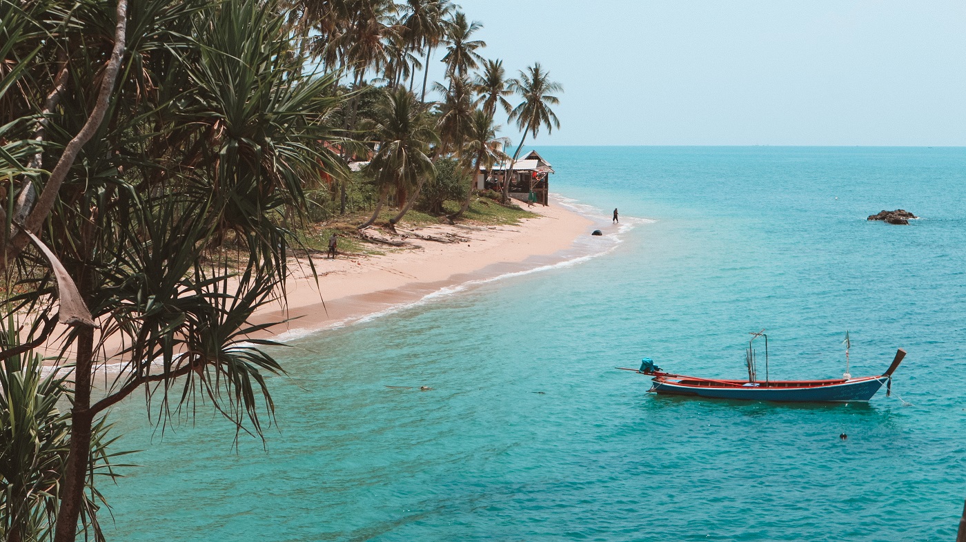 I stayed on Koh Lanta for 1 month on Klong Khong beach. Koh Lanta is not far from Krabi, and it is actually a great spot to visit from Krabi.