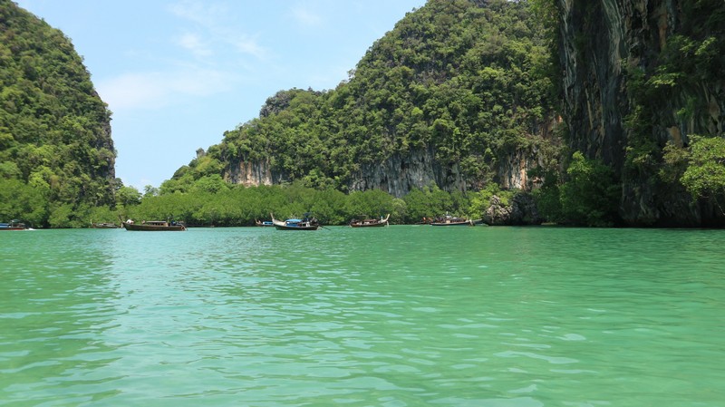 I was dying to go to Hong island, the most beautiful Krabi island, after Phi Phi island, of course. Koh Hong or Hong island is much closer to Krabi than Phi Phi island