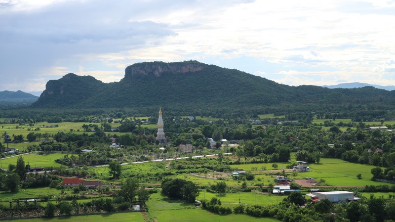 While in Bangkok, I was trying to find short trips from Bangkok that would be worth it and easy to access by train, so I found this place named Ratchaburi.