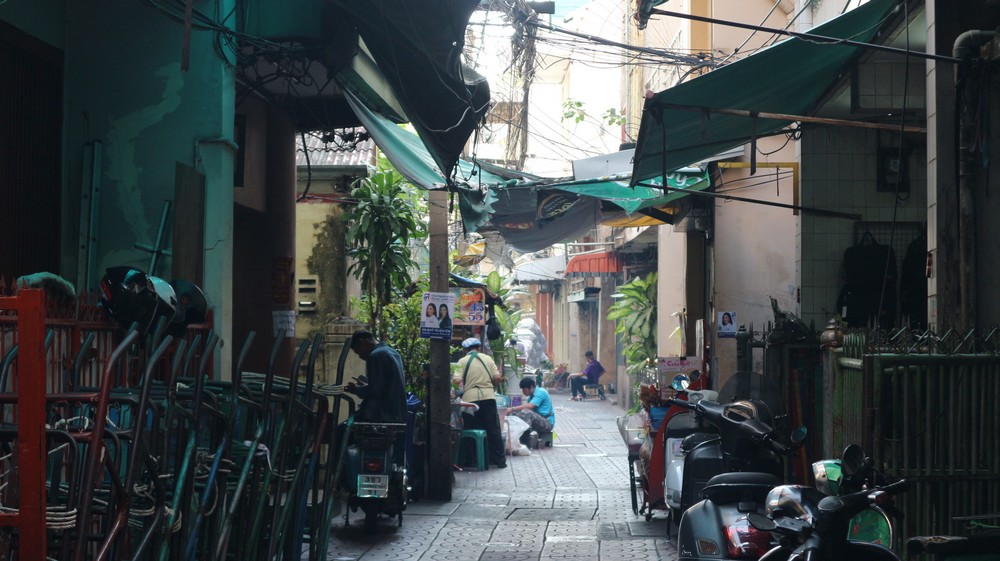 While in Bangkok I visited Bangkok Chinatown once more and the Portuguese neighborhood for the first time.