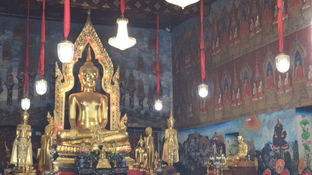 While in Bangkok I visited Bangkok Chinatown once more and the Portuguese neighborhood for the first time.