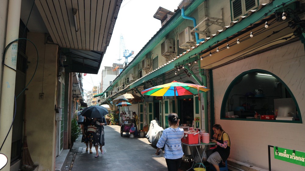 While in Bangkok I visited Bangkok Chinatown once more and the Portuguese neighborhood for the first time.