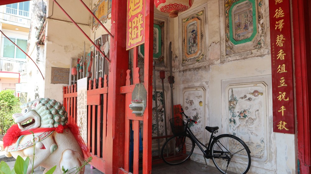 Rong Kueak Shrine