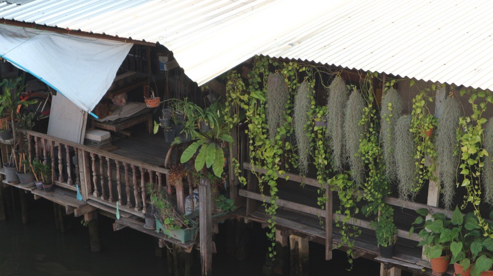 I have already been to the most famous floating market in Thailand- Damnoen Saduak Floating Market - which is advertised as the Bangkok floating market