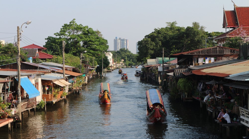 I have already been to the most famous floating market in Thailand- Damnoen Saduak Floating Market - which is advertised as the Bangkok floating market
