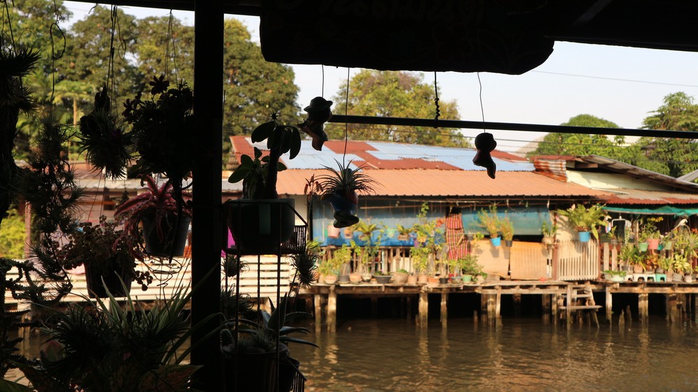 I have already been to the most famous floating market in Thailand- Damnoen Saduak Floating Market - which is advertised as the Bangkok floating market