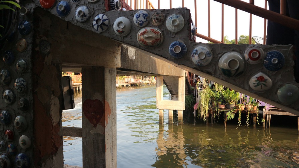 I have already been to the most famous floating market in Thailand- Damnoen Saduak Floating Market - which is advertised as the Bangkok floating market
