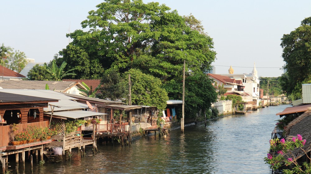 I have already been to the most famous floating market in Thailand- Damnoen Saduak Floating Market - which is advertised as the Bangkok floating market