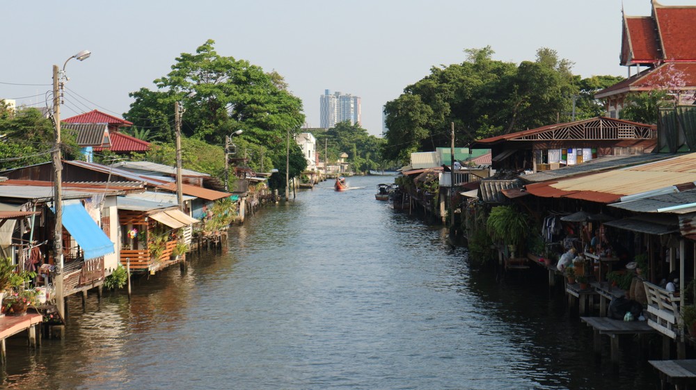 I have already been to the most famous floating market in Thailand- Damnoen Saduak Floating Market - which is advertised as the Bangkok floating market