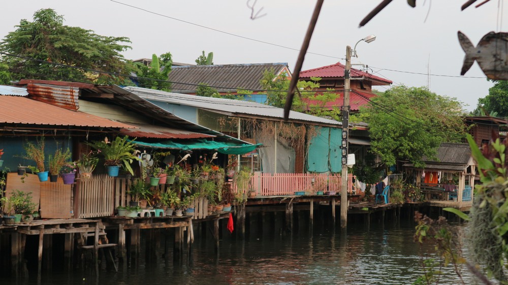 I have already been to the most famous floating market in Thailand- Damnoen Saduak Floating Market - which is advertised as the Bangkok floating market