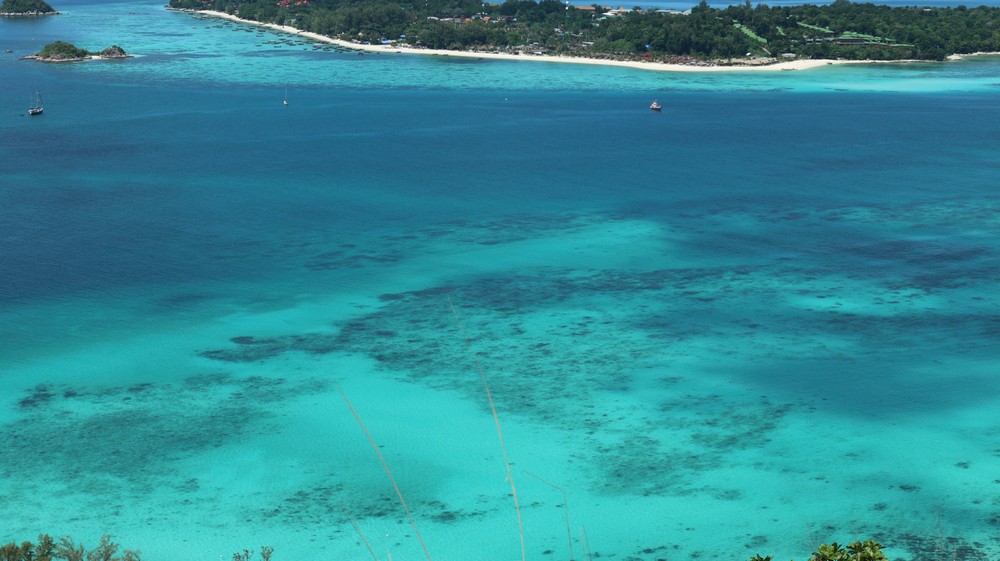I went to Koh Adang because of the stunning view of Koh Lipe which was even better than I was expecting.