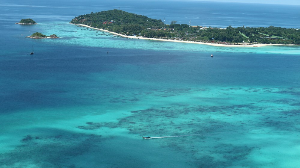 I went to Koh Adang because of the stunning view of Koh Lipe which was even better than I was expecting.