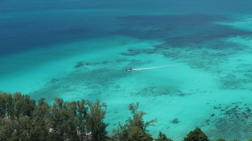 I went to Koh Adang because of the stunning view of Koh Lipe which was even better than I was expecting.