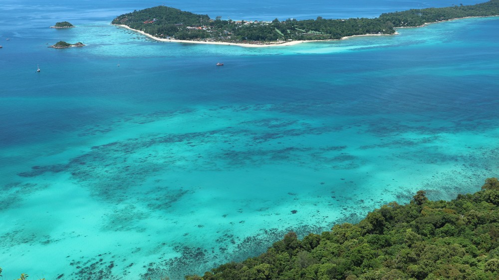 I went to Koh Adang because of the stunning view of Koh Lipe which was even better than I was expecting.