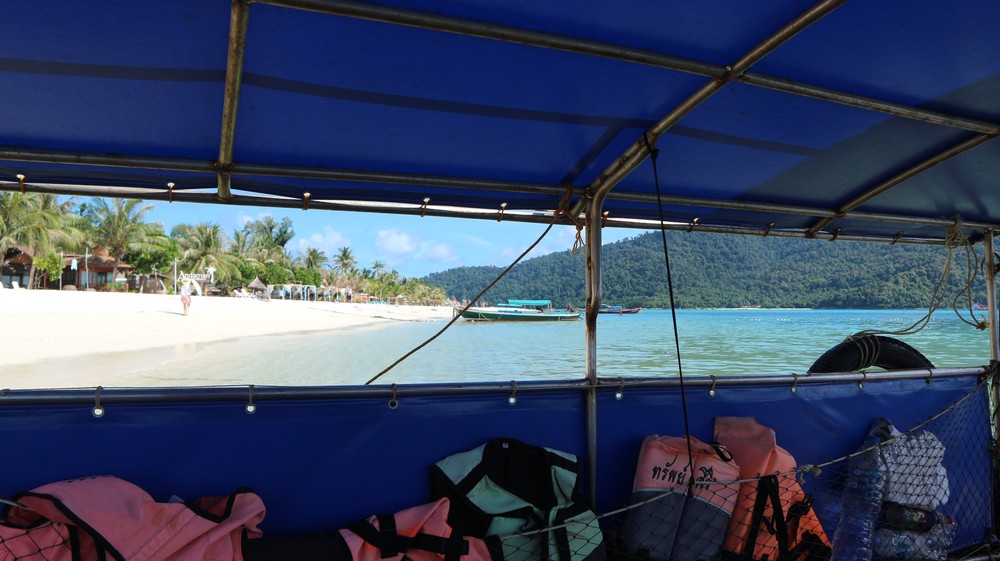 I went to Koh Adang because of the stunning view of Koh Lipe which was even better than I was expecting.