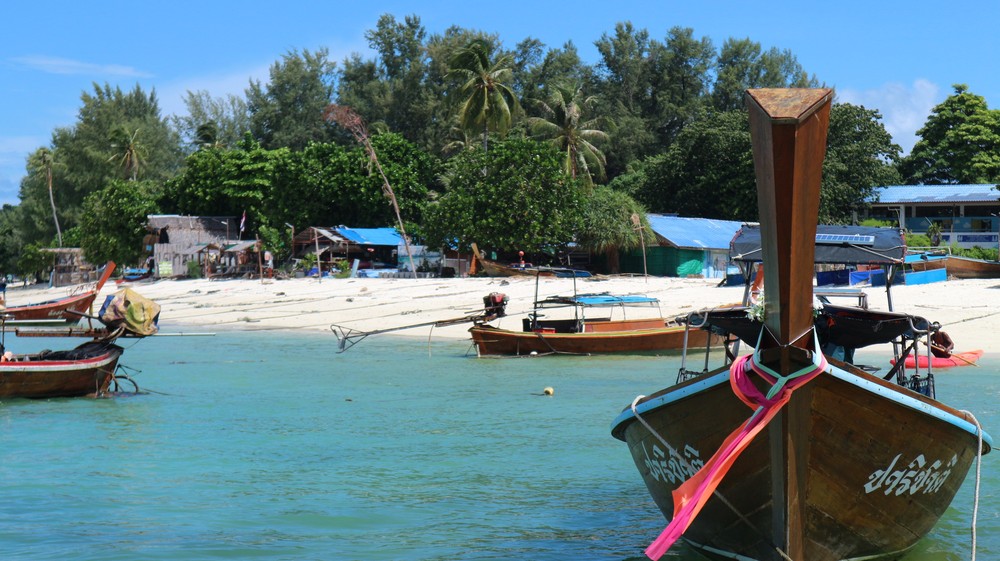 I went to Koh Adang because of the stunning view of Koh Lipe which was even better than I was expecting.