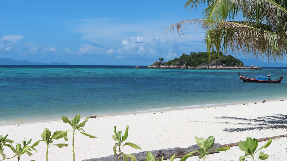 I went to Koh Adang because of the stunning view of Koh Lipe which was even better than I was expecting.