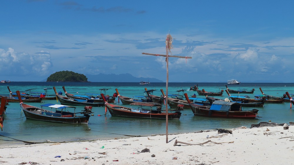 I went to Koh Adang because of the stunning view of Koh Lipe which was even better than I was expecting.