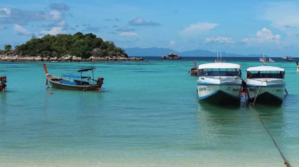 I went to Koh Adang because of the stunning view of Koh Lipe which was even better than I was expecting.