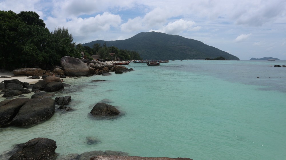Koh Lipe was an island that was under my eye for more than 1 year. Many people say this is the most beautiful island in Thailand.