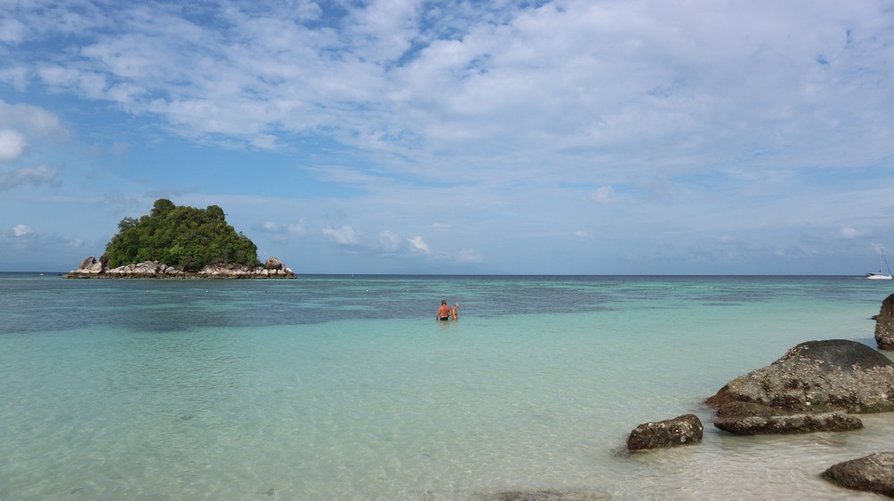 Koh Lipe was an island that was under my eye for more than 1 year. Many people say this is the most beautiful island in Thailand.