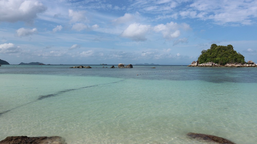 Koh Lipe was an island that was under my eye for more than 1 year. Many people say this is the most beautiful island in Thailand.