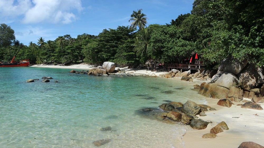 Koh Lipe was an island that was under my eye for more than 1 year. Many people say this is the most beautiful island in Thailand.