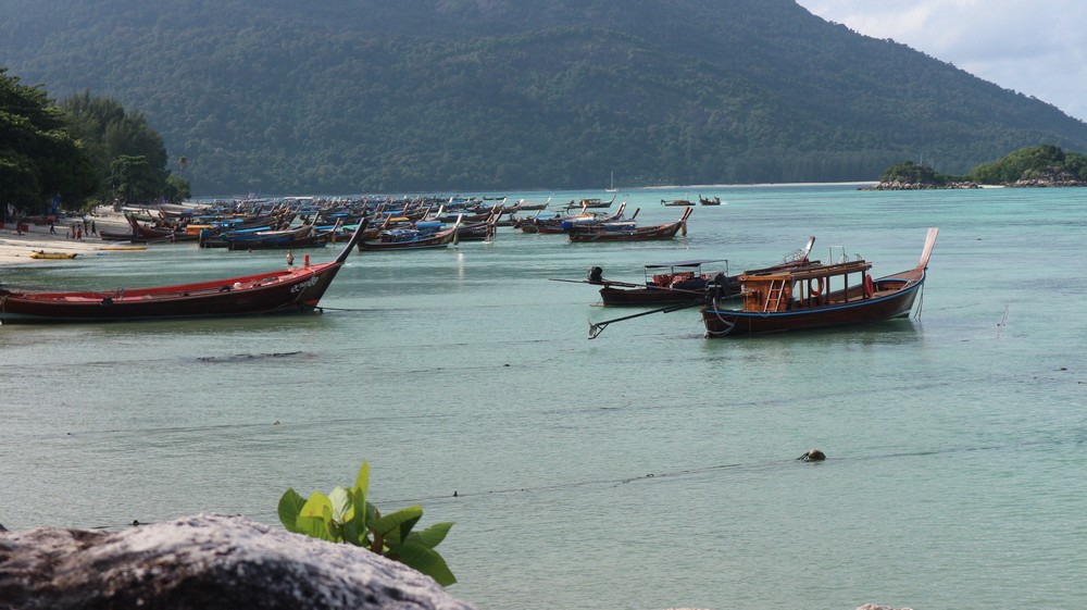 Koh Lipe was an island that was under my eye for more than 1 year. Many people say this is the most beautiful island in Thailand.