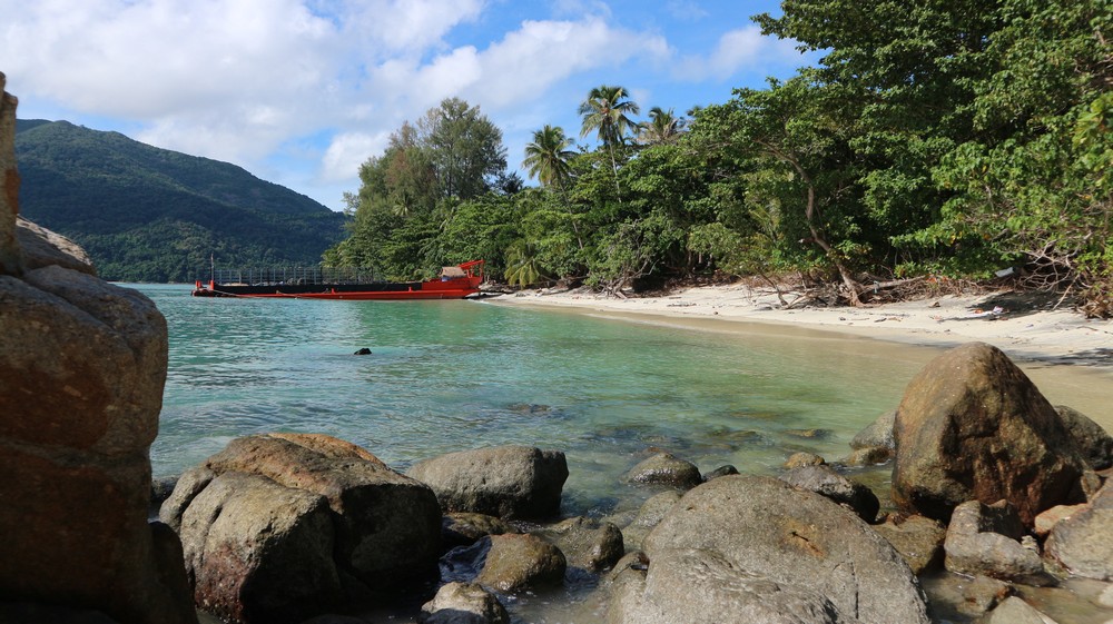 Koh Lipe was an island that was under my eye for more than 1 year. Many people say this is the most beautiful island in Thailand.