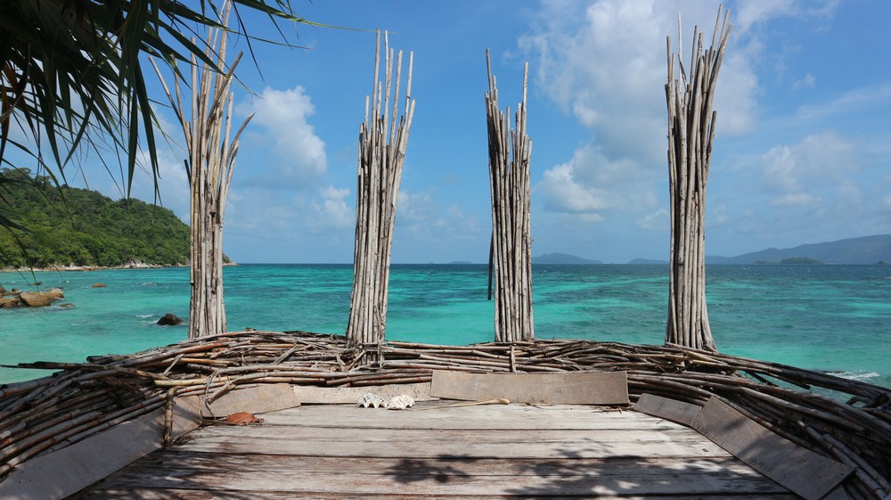 Koh Lipe was an island that was under my eye for more than 1 year. Many people say this is the most beautiful island in Thailand.