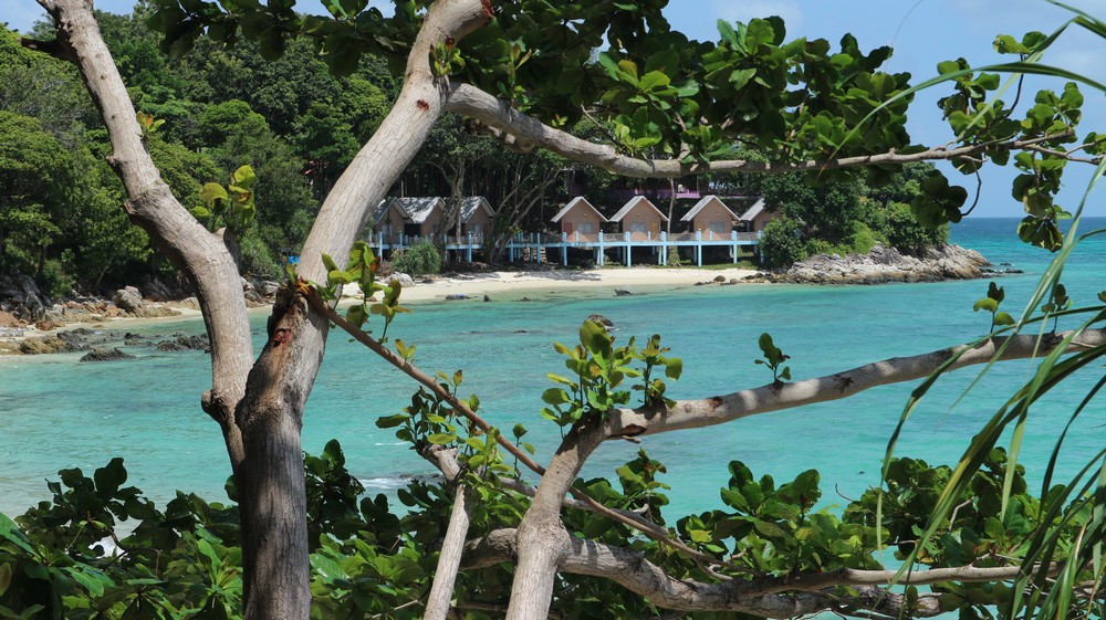 Koh Lipe was an island that was under my eye for more than 1 year. Many people say this is the most beautiful island in Thailand.