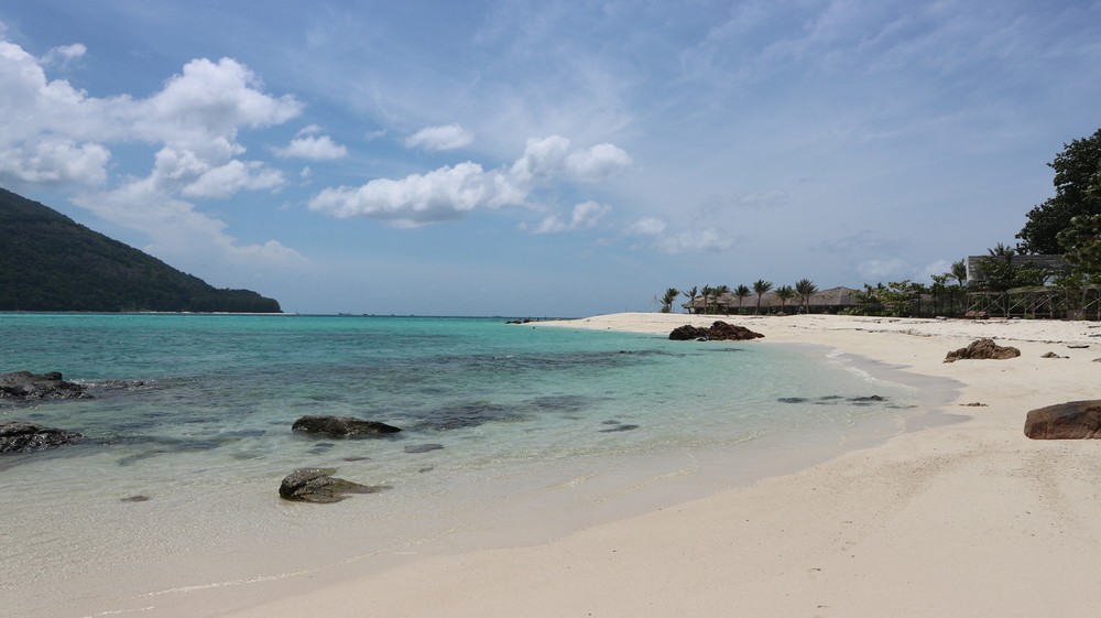Koh Lipe was an island that was under my eye for more than 1 year. Many people say this is the most beautiful island in Thailand.
