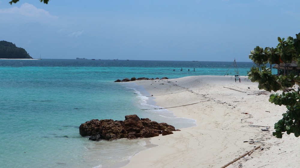 Koh Lipe was an island that was under my eye for more than 1 year. Many people say this is the most beautiful island in Thailand.