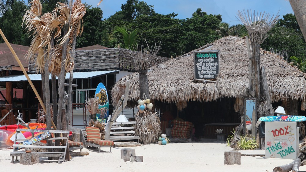 Koh Lipe was an island that was under my eye for more than 1 year. Many people say this is the most beautiful island in Thailand.