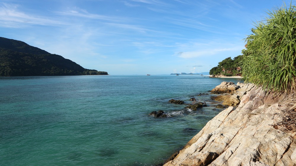 Koh Lipe was an island that was under my eye for more than 1 year. Many people say this is the most beautiful island in Thailand.