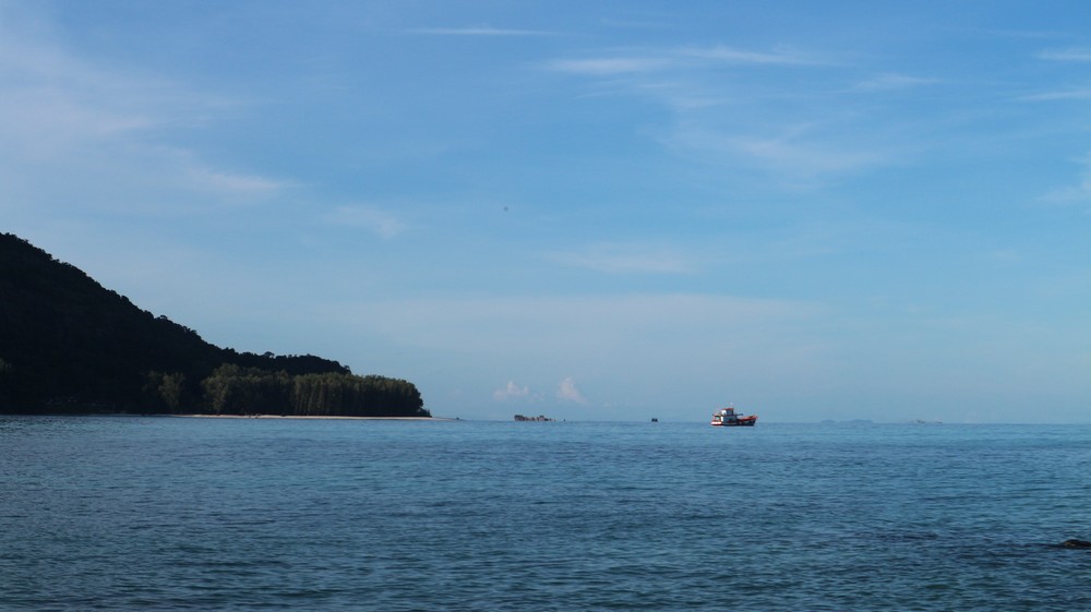 Koh Lipe was an island that was under my eye for more than 1 year. Many people say this is the most beautiful island in Thailand.