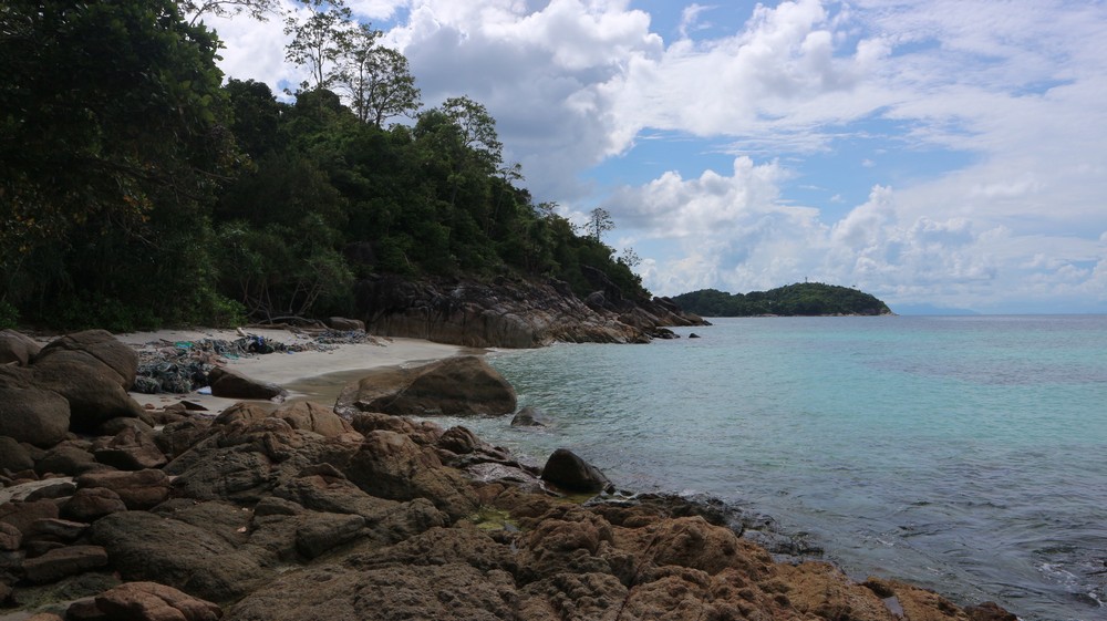 Koh Lipe was an island that was under my eye for more than 1 year. Many people say this is the most beautiful island in Thailand.