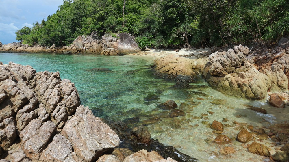 Koh Lipe was an island that was under my eye for more than 1 year. Many people say this is the most beautiful island in Thailand.